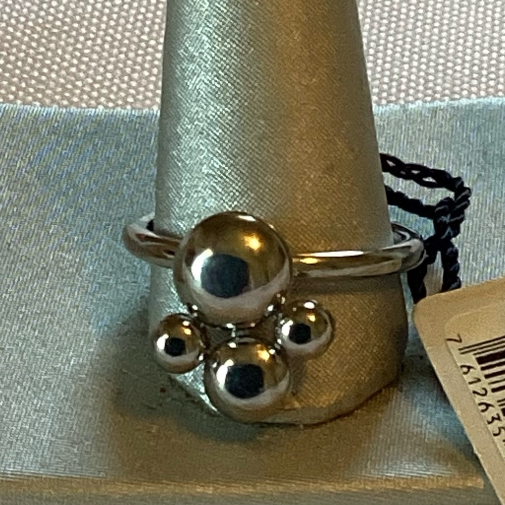 Calvin Klien Elegant Silver Ring with spinning Spherical Accents